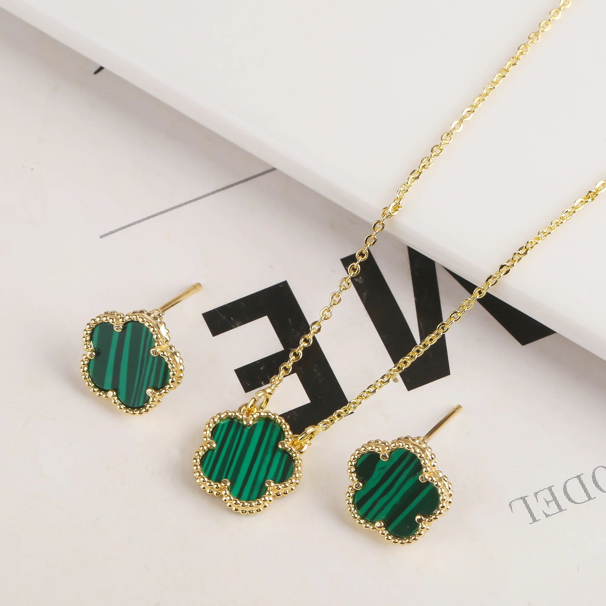 18K Gold Plated High Quality Simple Plant Five Leaf Flower Natural Stone Metal Pendant Necklace Earring Set Women's Clover