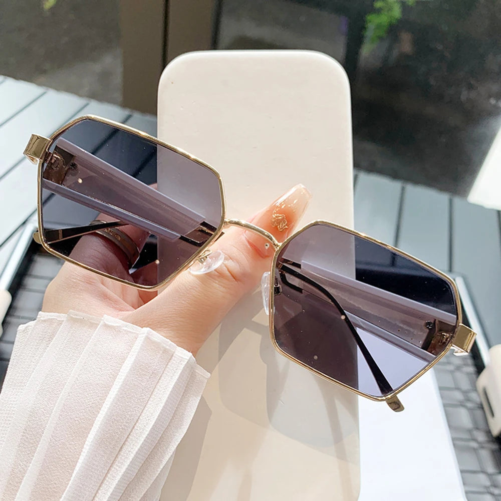 Fashion Irregular Punk Sunglasses Women Men Metal Full Frame Sun Glasses Personalized Hollow Eyewear Trendy UV400 Shades Glasses