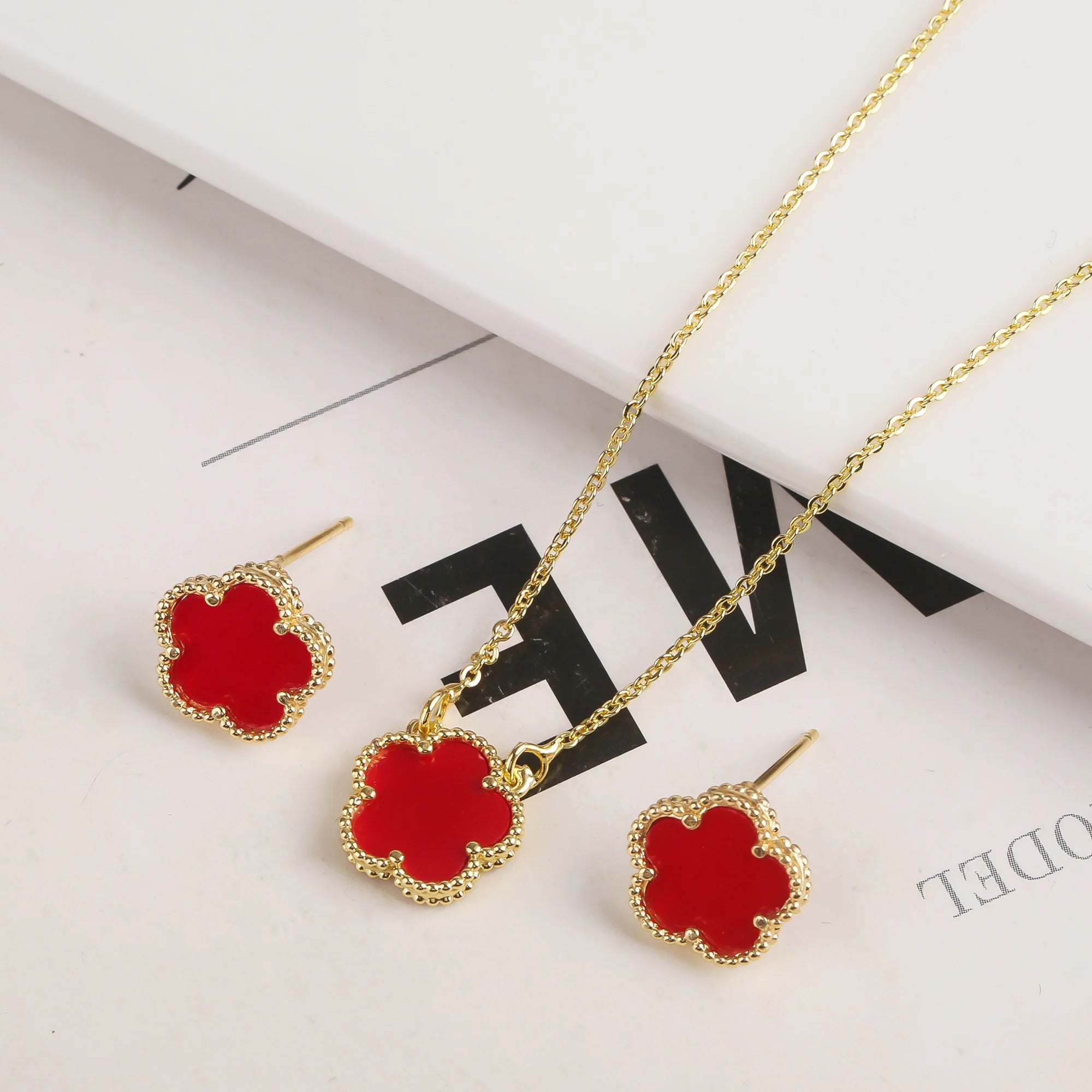 18K Gold Plated High Quality Simple Plant Five Leaf Flower Natural Stone Metal Pendant Necklace Earring Set Women's Clover