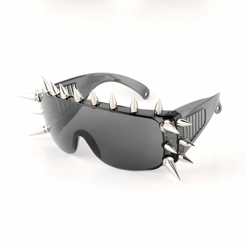 Cyberpunk Demon Eyewear Metal Rivet Party Sunglasses Steampunk Punk for Women Men Designer Sun Glasses Shade Eyewear