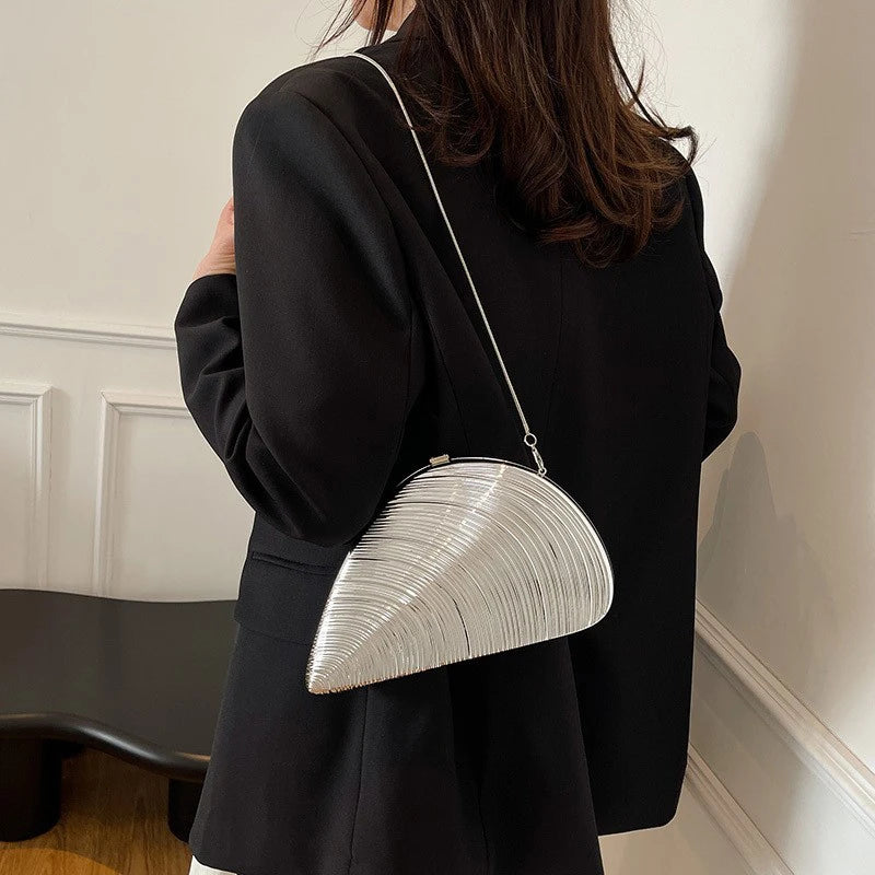 2025 Retro Gold Women's Shell Clutch High-end Fashion Chain Bag Creative Conch Box Bag European And American Women's Evening Bag