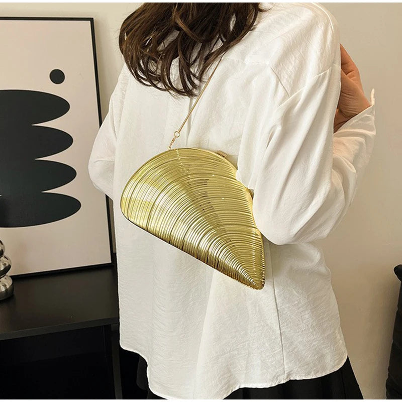 2025 Retro Gold Women's Shell Clutch High-end Fashion Chain Bag Creative Conch Box Bag European And American Women's Evening Bag