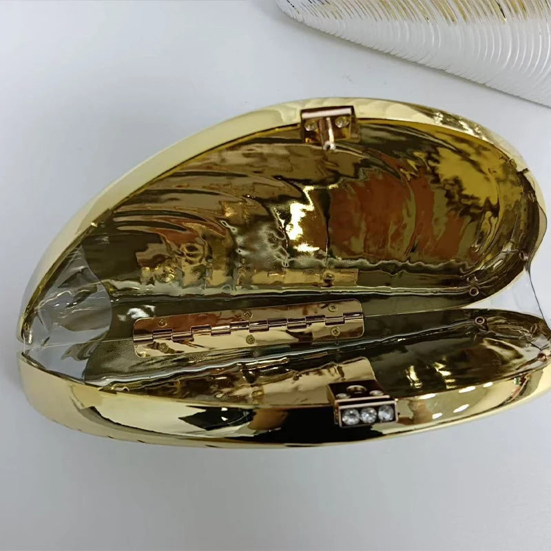 2025 Retro Gold Women's Shell Clutch High-end Fashion Chain Bag Creative Conch Box Bag European And American Women's Evening Bag