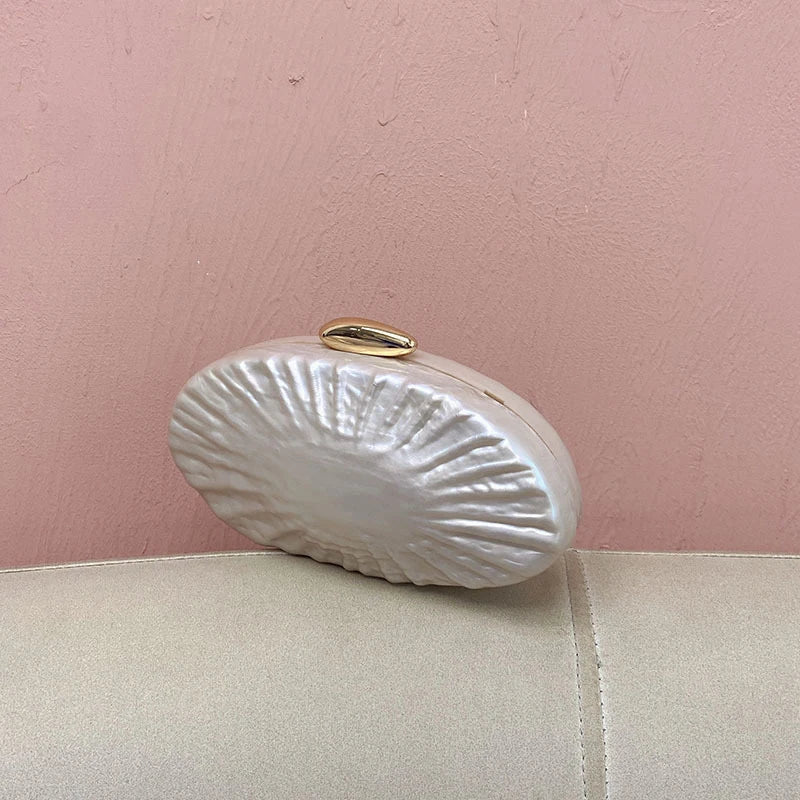 2025 Retro Gold Women's Shell Clutch High-end Fashion Chain Bag Creative Conch Box Bag European And American Women's Evening Bag