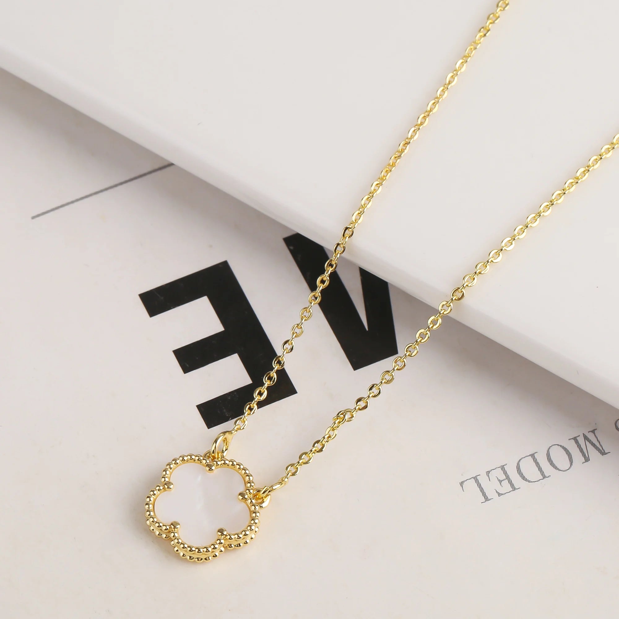 18K Gold Plated High Quality Simple Plant Five Leaf Flower Natural Stone Metal Pendant Necklace Earring Set Women's Clover