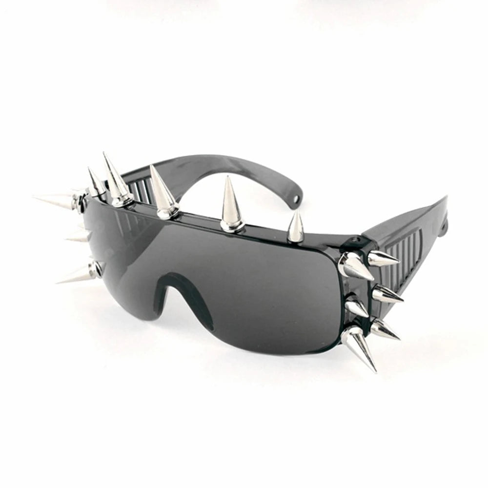 Cyberpunk Demon Eyewear Metal Rivet Party Sunglasses Steampunk Punk for Women Men Designer Sun Glasses Shade Eyewear