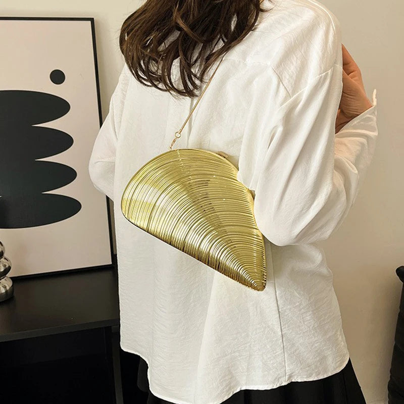 2025 Retro Gold Women's Shell Clutch High-end Fashion Chain Bag Creative Conch Box Bag European And American Women's Evening Bag