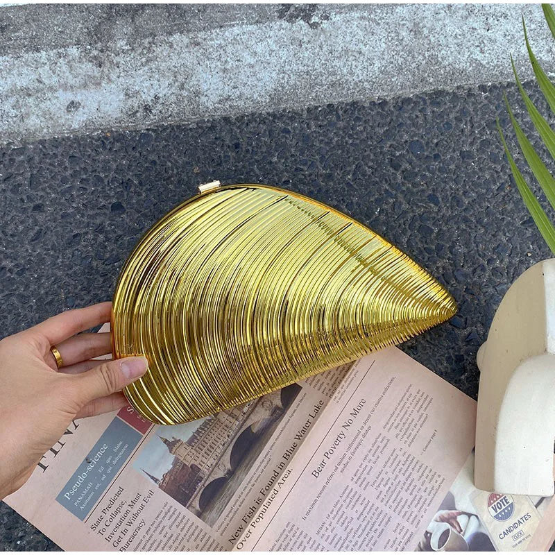 2025 Retro Gold Women's Shell Clutch High-end Fashion Chain Bag Creative Conch Box Bag European And American Women's Evening Bag