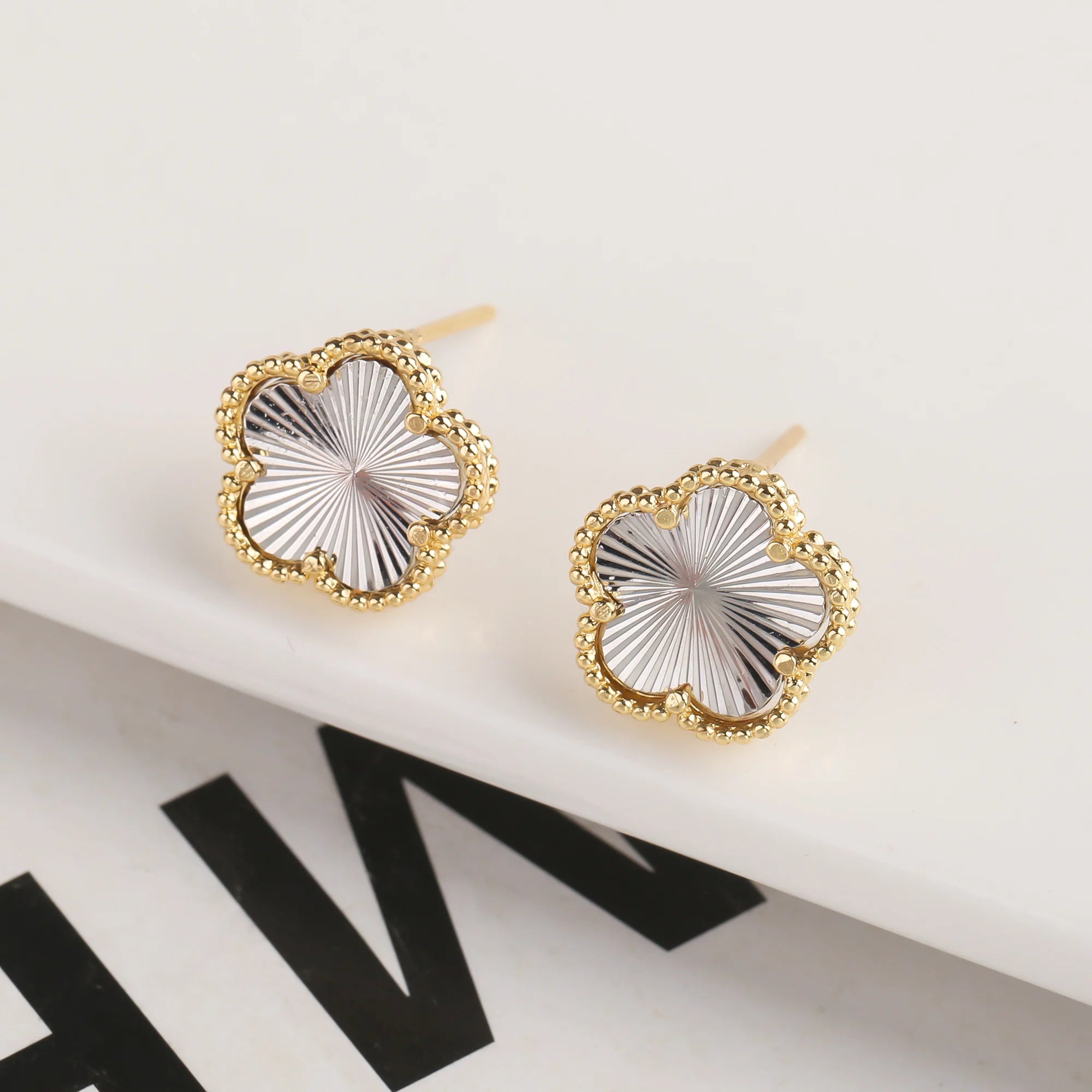 18K Gold Plated High Quality Simple Plant Five Leaf Flower Natural Stone Metal Pendant Necklace Earring Set Women's Clover