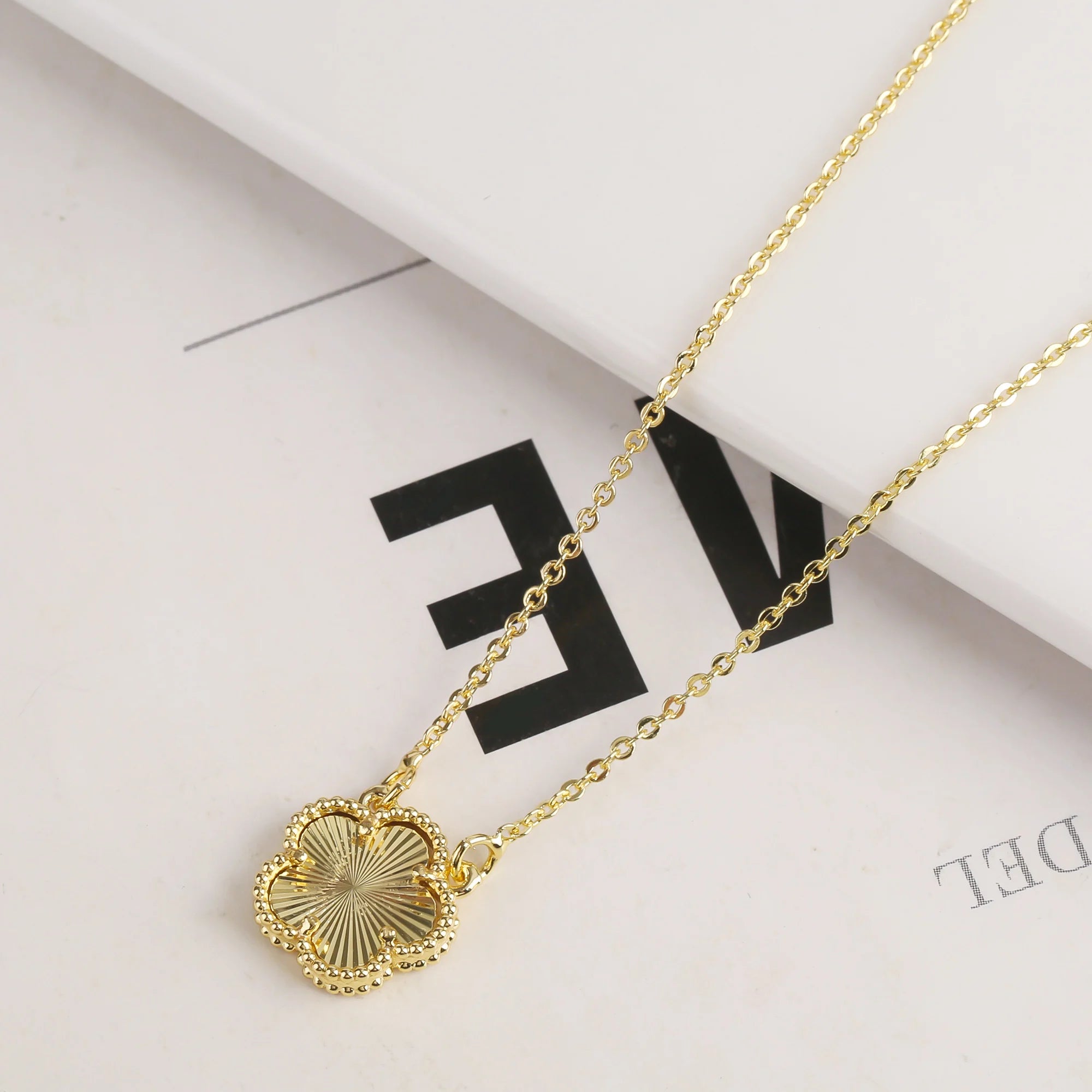 18K Gold Plated High Quality Simple Plant Five Leaf Flower Natural Stone Metal Pendant Necklace Earring Set Women's Clover