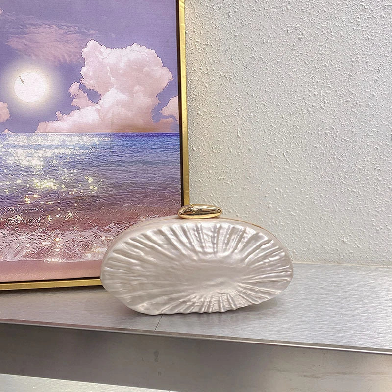 2025 Retro Gold Women's Shell Clutch High-end Fashion Chain Bag Creative Conch Box Bag European And American Women's Evening Bag