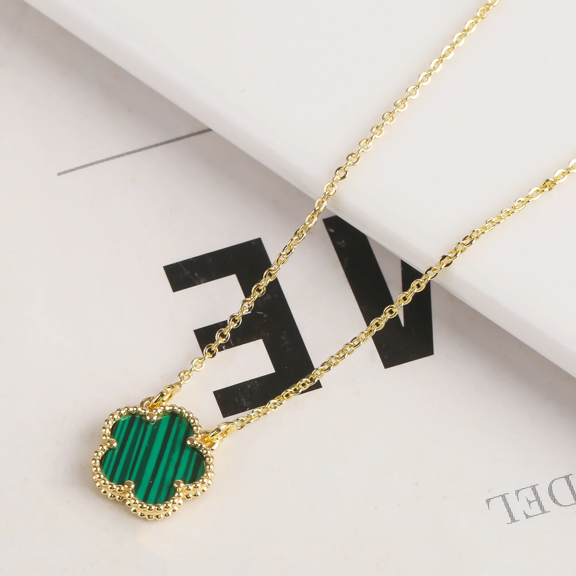 18K Gold Plated High Quality Simple Plant Five Leaf Flower Natural Stone Metal Pendant Necklace Earring Set Women's Clover