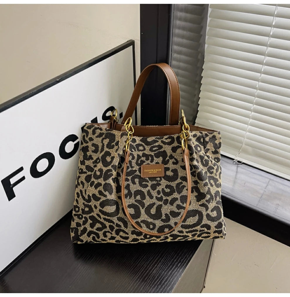 Women's Shoulder Bag Large Capacity Leopard Print Versatile Retro Texture Tote Bag Commuting Armpit Bag Women's Handbag