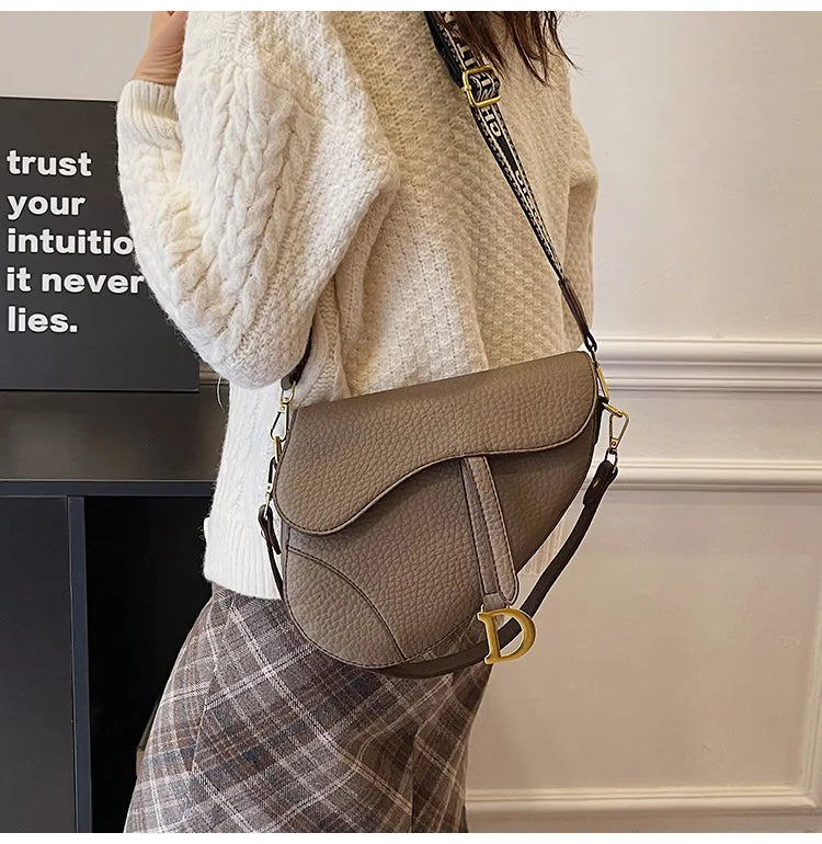 IMJK  24*20*6cm Hot selling light luxury underarm saddle bag, new niche design, casual shoulder crossbody bag bags