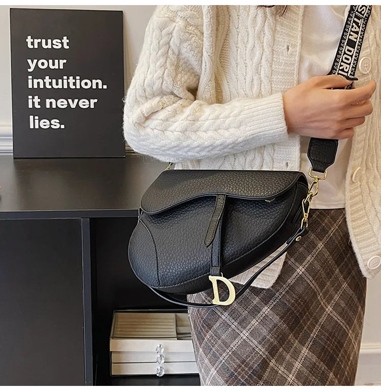 IMJK  24*20*6cm Hot selling light luxury underarm saddle bag, new niche design, casual shoulder crossbody bag bags