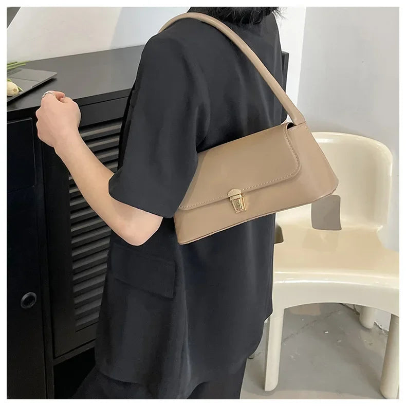 Women's Shoulder Bag Handbag Retro Baguette Bag Underarm Bag Fashion New Hand Shoulder Bag