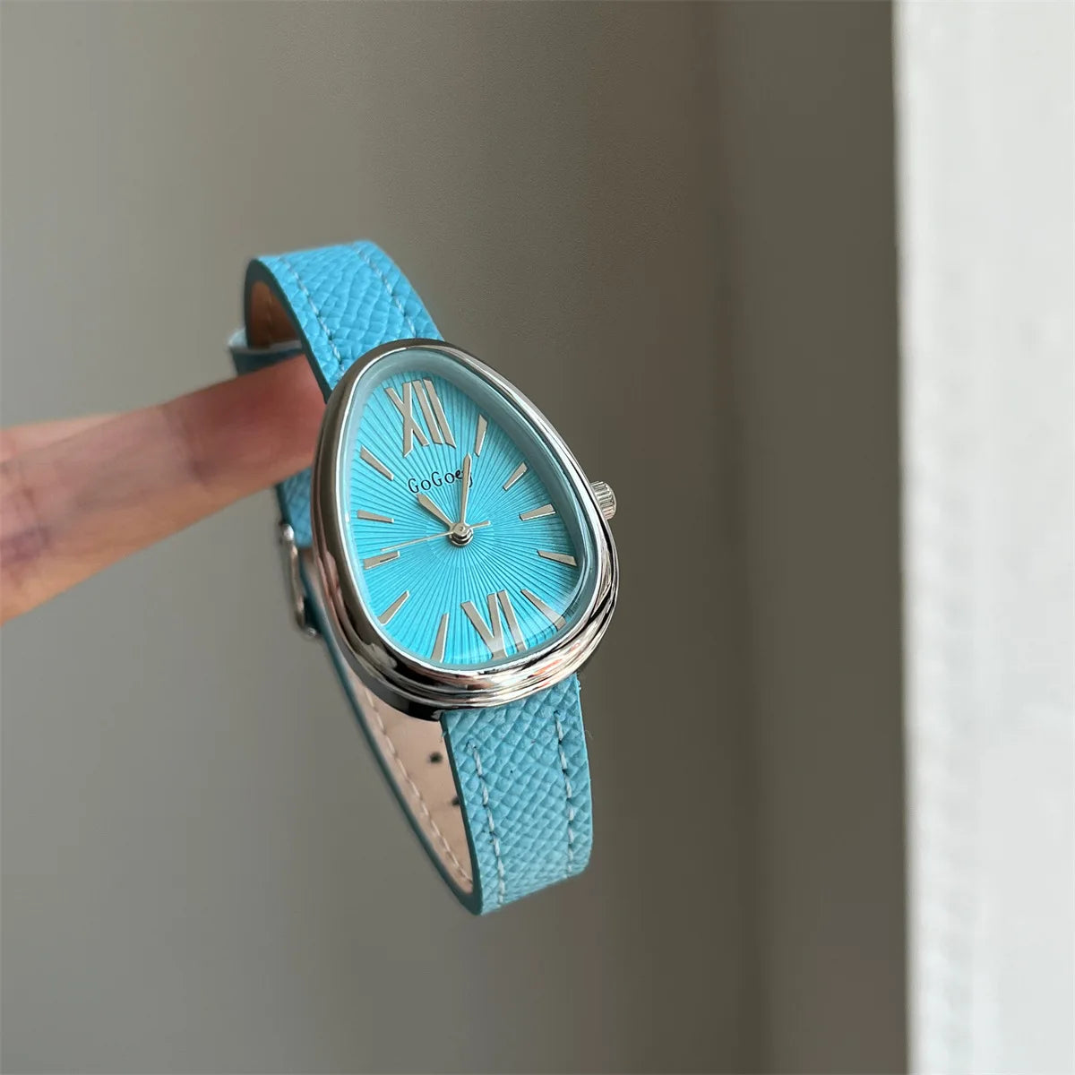 Luxury Brand Women Snake Dial Watch Ladies Fashion Red Leather Strap Quartz Wristwatch Female Gift Dropshipping Clock Relogio