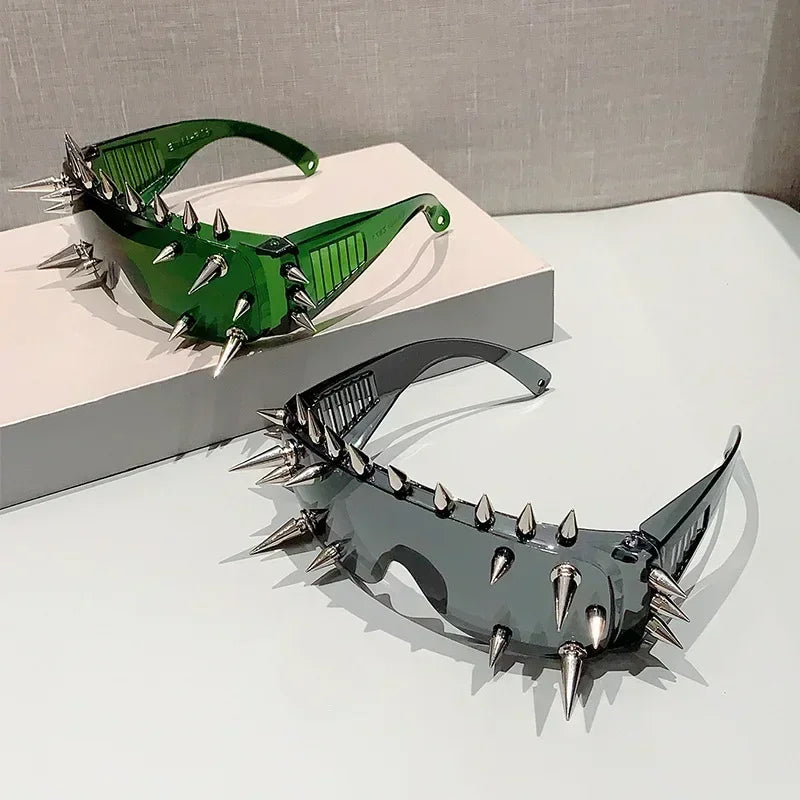 Cyberpunk Demon Eyewear Metal Rivet Party Sunglasses Steampunk Punk for Women Men Designer Sun Glasses Shade Eyewear