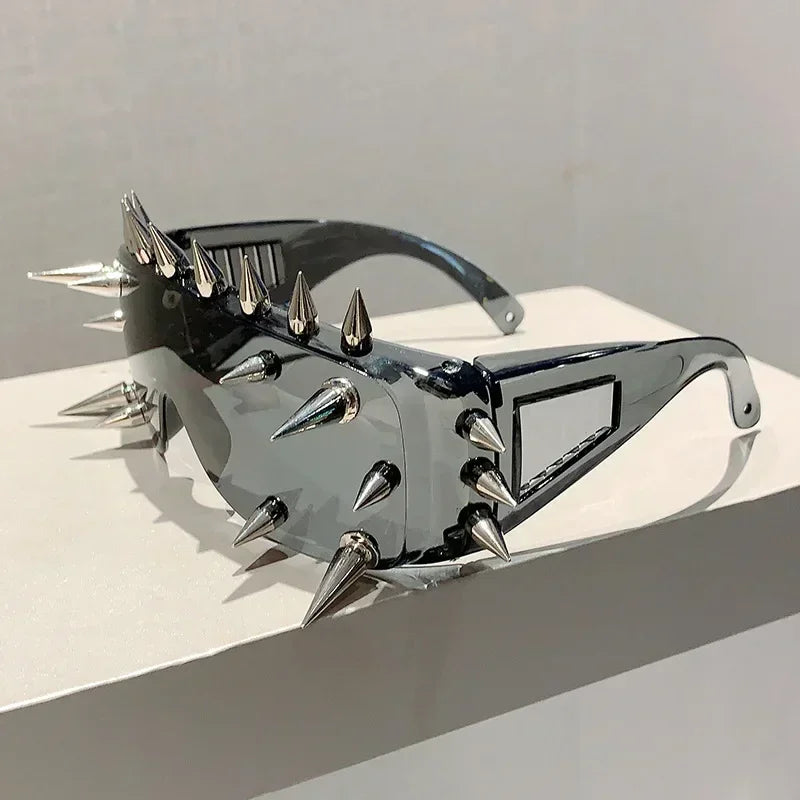 Cyberpunk Demon Eyewear Metal Rivet Party Sunglasses Steampunk Punk for Women Men Designer Sun Glasses Shade Eyewear