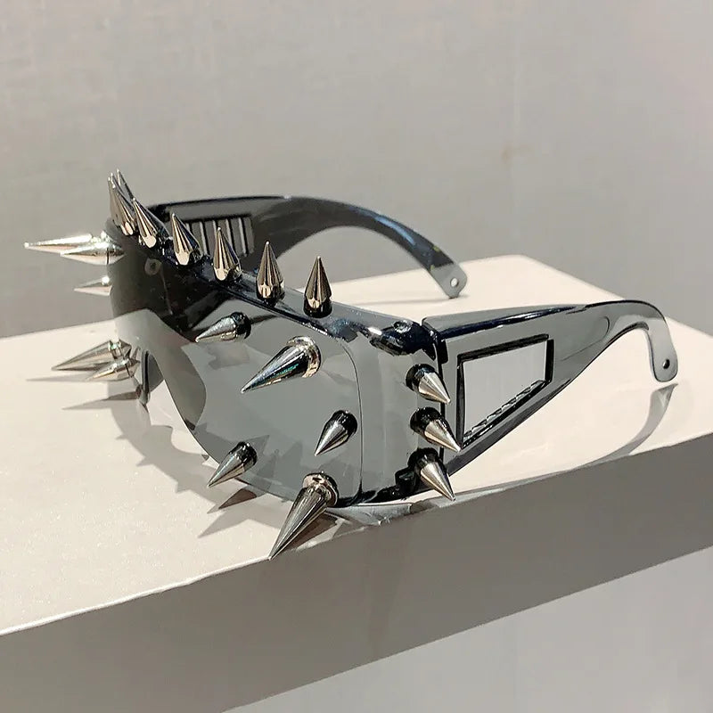 Cyberpunk Demon Eyewear Metal Rivet Party Sunglasses Steampunk Punk for Women Men Designer Sun Glasses Shade Eyewear