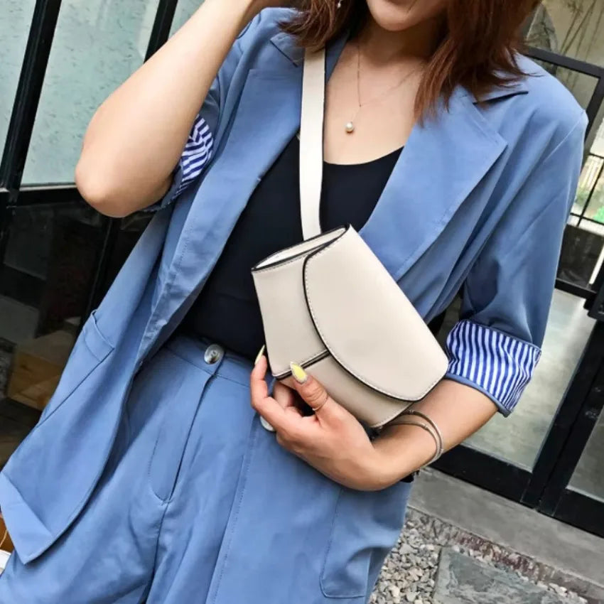 Fashionable Small Waist Bag Versatile Women Delicate Snake Skin Decorative Saddle Fashionable Sweater Belt Trendy