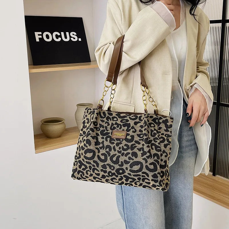 Women's Shoulder Bag Large Capacity Leopard Print Versatile Retro Texture Tote Bag Commuting Armpit Bag Women's Handbag